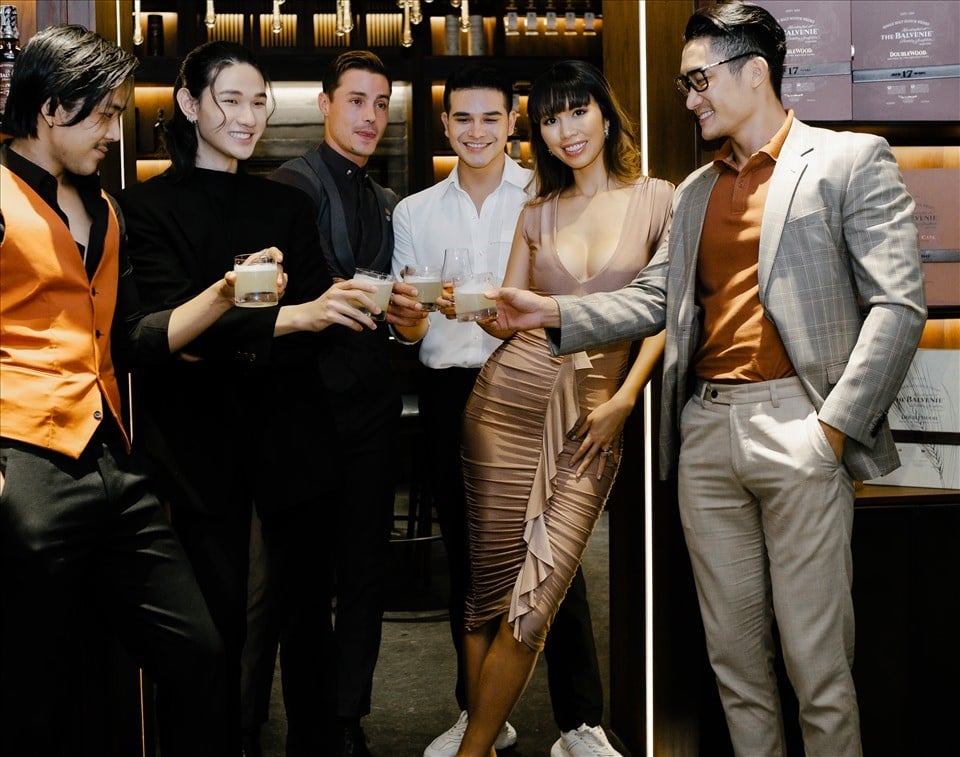 Siêu mẫu Hà Anh quyến rũ hội ngộ học trò team &quot;Quý ông hoàn mỹ&quot; - Ảnh 6.