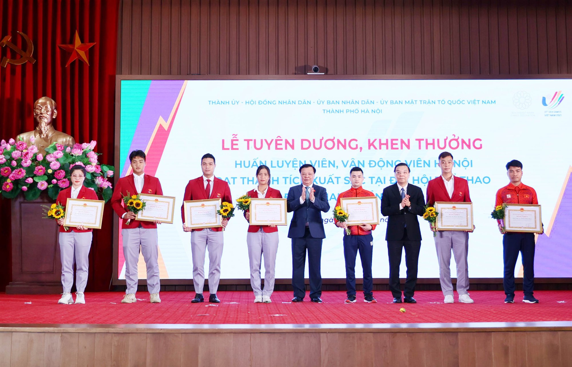 Hà Nội chi hơn 17 tỷ đồng khen thưởng các HLV, VĐV đạt thành tích xuất sắc tại SEA Games 31 - Ảnh 5.