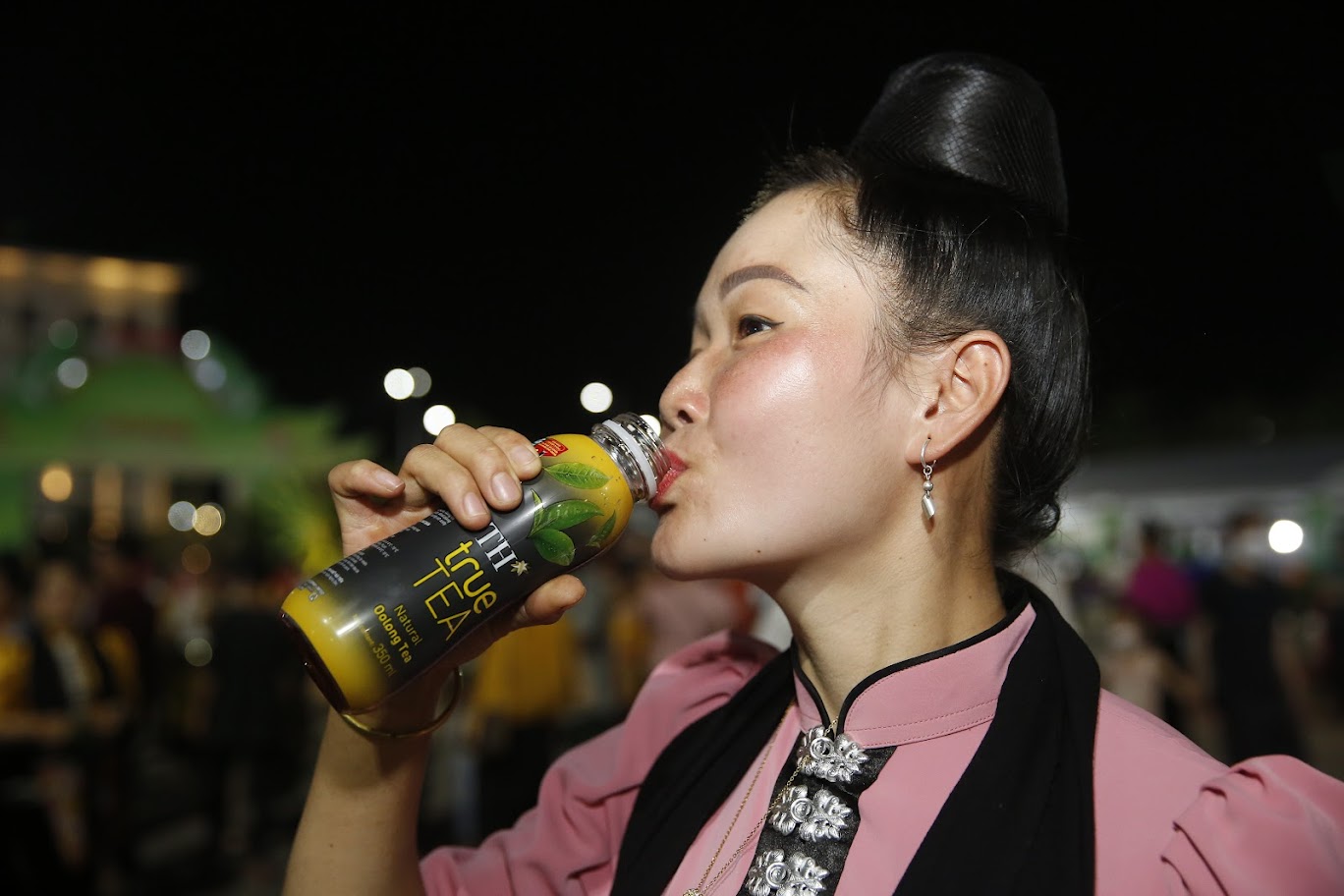 Khách nườm nượp ra vào gian hàng TH true Milk tại Lễ hội Festival trái cây và sản phẩm OCOP năm 2022 - Ảnh 5.