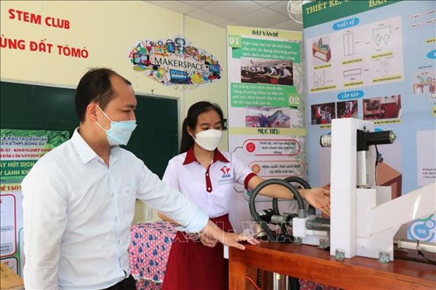 Sáng chế máy hút dịch trái chanh dây bán tự động là của 2 học sinh tỉnh Đắk Lắk, giá thành &quot;hạt dẻ&quot; - Ảnh 3.