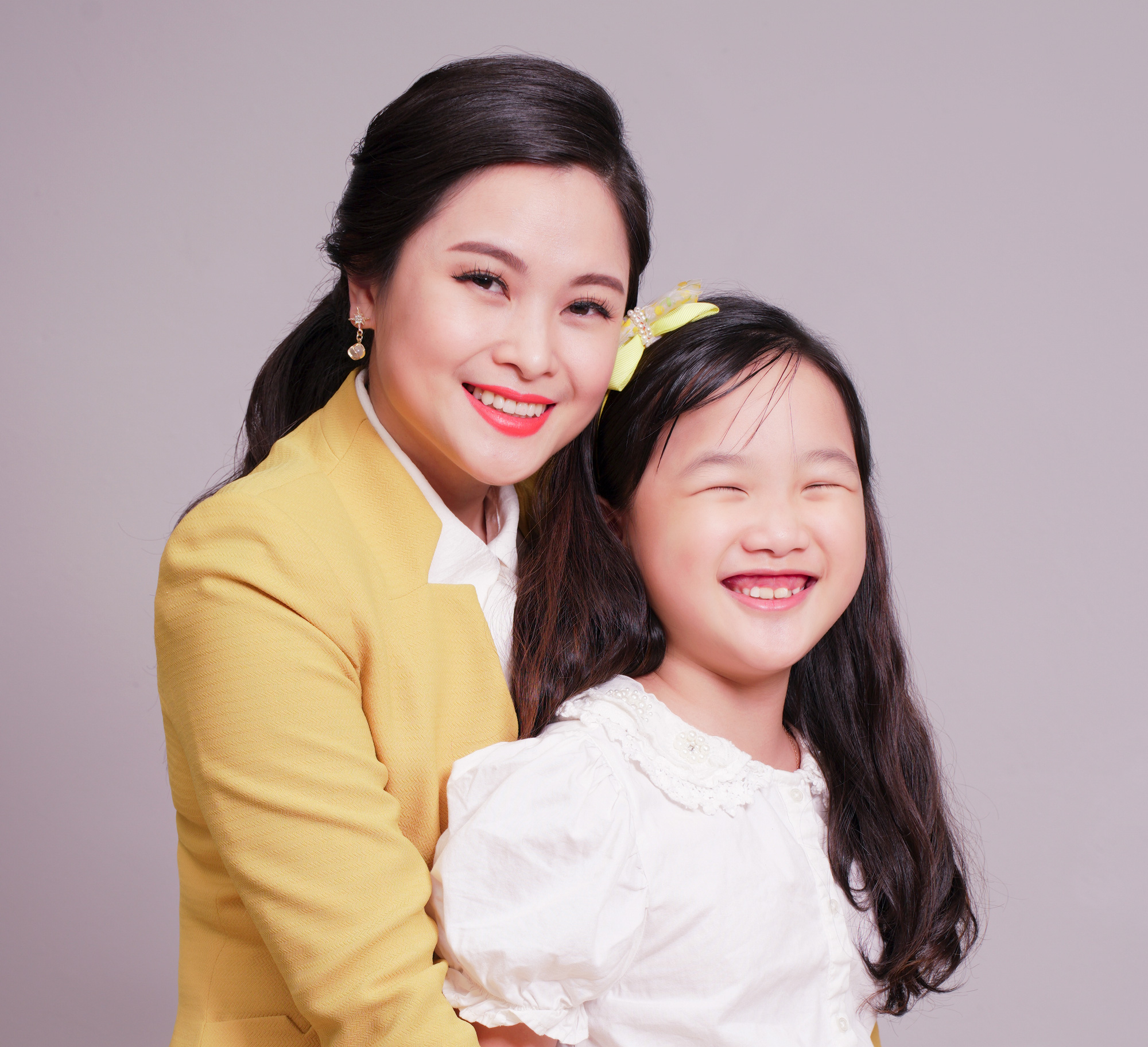Con gái xinh xắn của MC tài chính ở VTV, thông thạo 3 ngoại ngữ khi mới 7 tuổi - Ảnh 4.