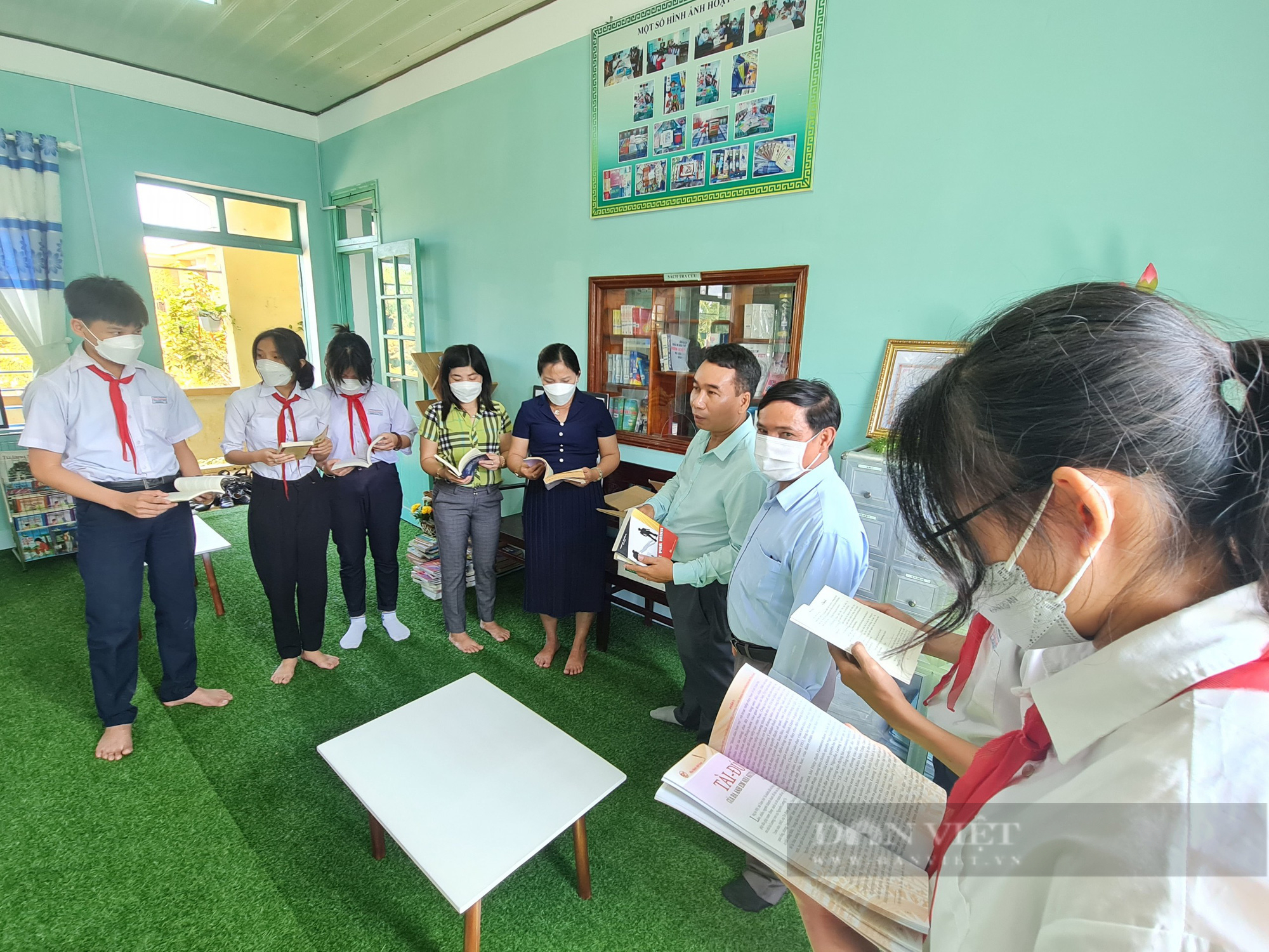 Quảng Nam: Vượt 1.000km, thầy giáo mang tri thức về cho học sinh quê nhà - Ảnh 9.