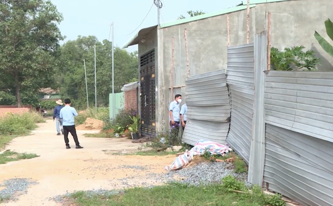 Đồng Nai: Dỡ thêm 18 căn nhà xây trái phép ở siêu phường Trảng Dài - Ảnh 4.