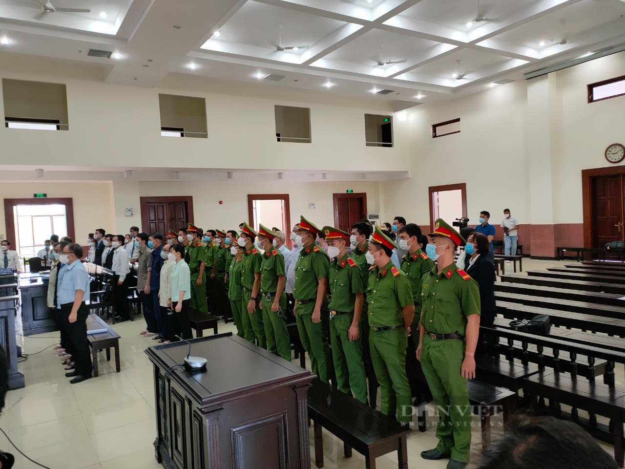 Vụ SADECO: Đang diễn ra phiên tòa phúc thẩm bị cáo Tất Thành Cang và đồng phạm - Ảnh 1.
