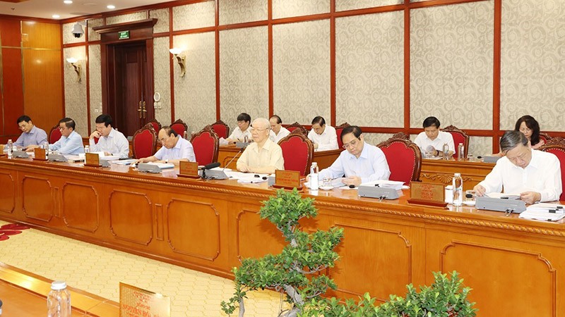 Quy định mới của Bộ Chính trị về luân chuyển cán bộ: Quy trình 5 bước được thực hiện thế nào? - Ảnh 1.