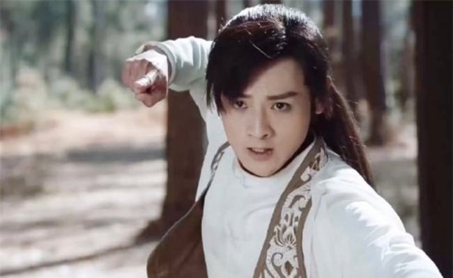 Đoàn Dự tìm được 2 bí kíp võ công thượng thừa nhưng bỏ quên 1 pháp khí vô song nào? - Ảnh 3.