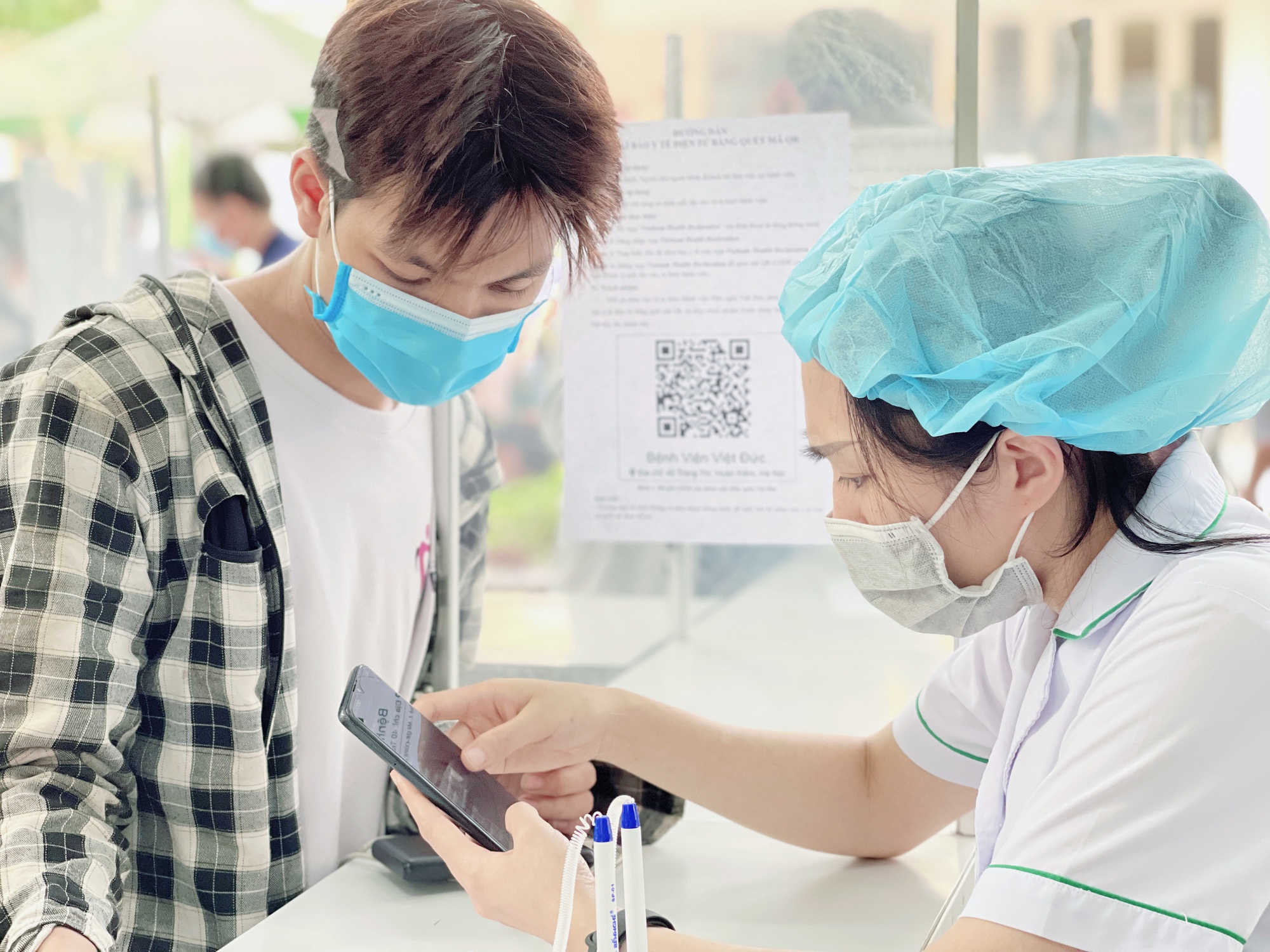 Mới: Việt Nam tạm dừng khai báo y tế nội địa - Ảnh 1.