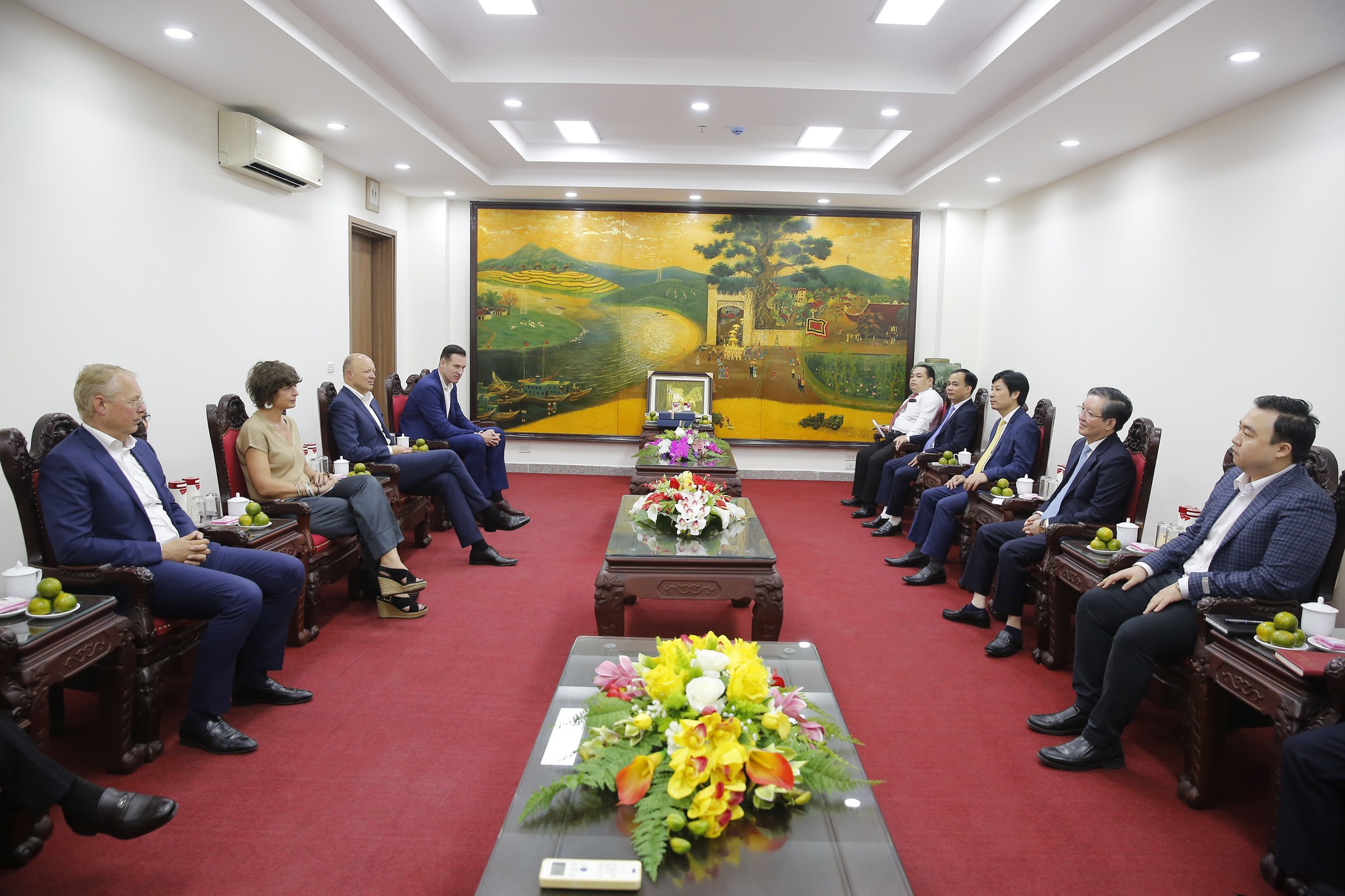 Chủ tịch Hội NDVN Lương Quốc Đoàn: Hợp tác xây dựng chuỗi liên kết chăn nuôi, nâng cao sức cạnh tranh cho nông dân- Ảnh 1.