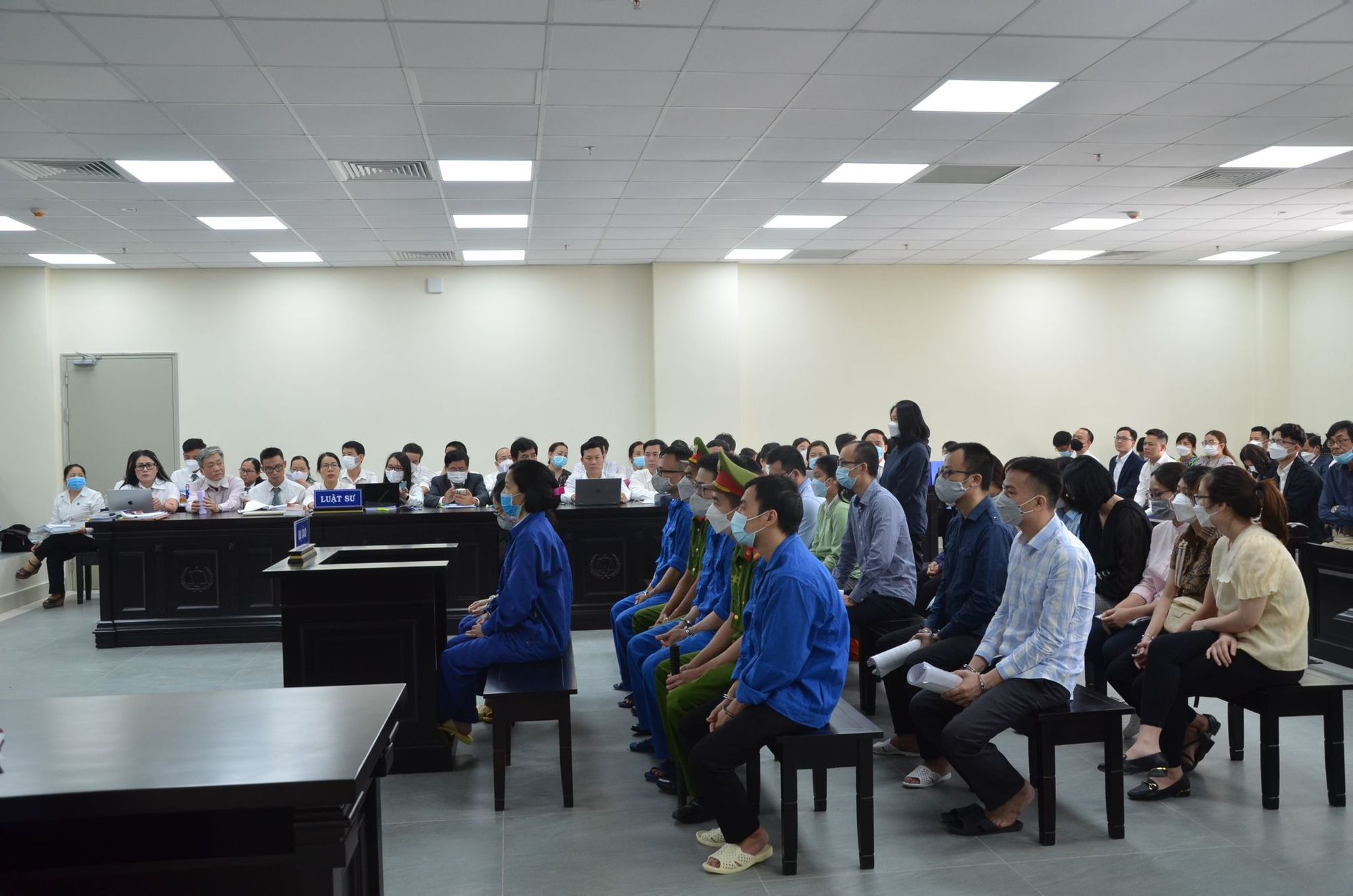 Điều tra nghi vấn 'siêu lừa' Nguyễn Thị Hà Thành có thêm đồng phạm - Ảnh 2.