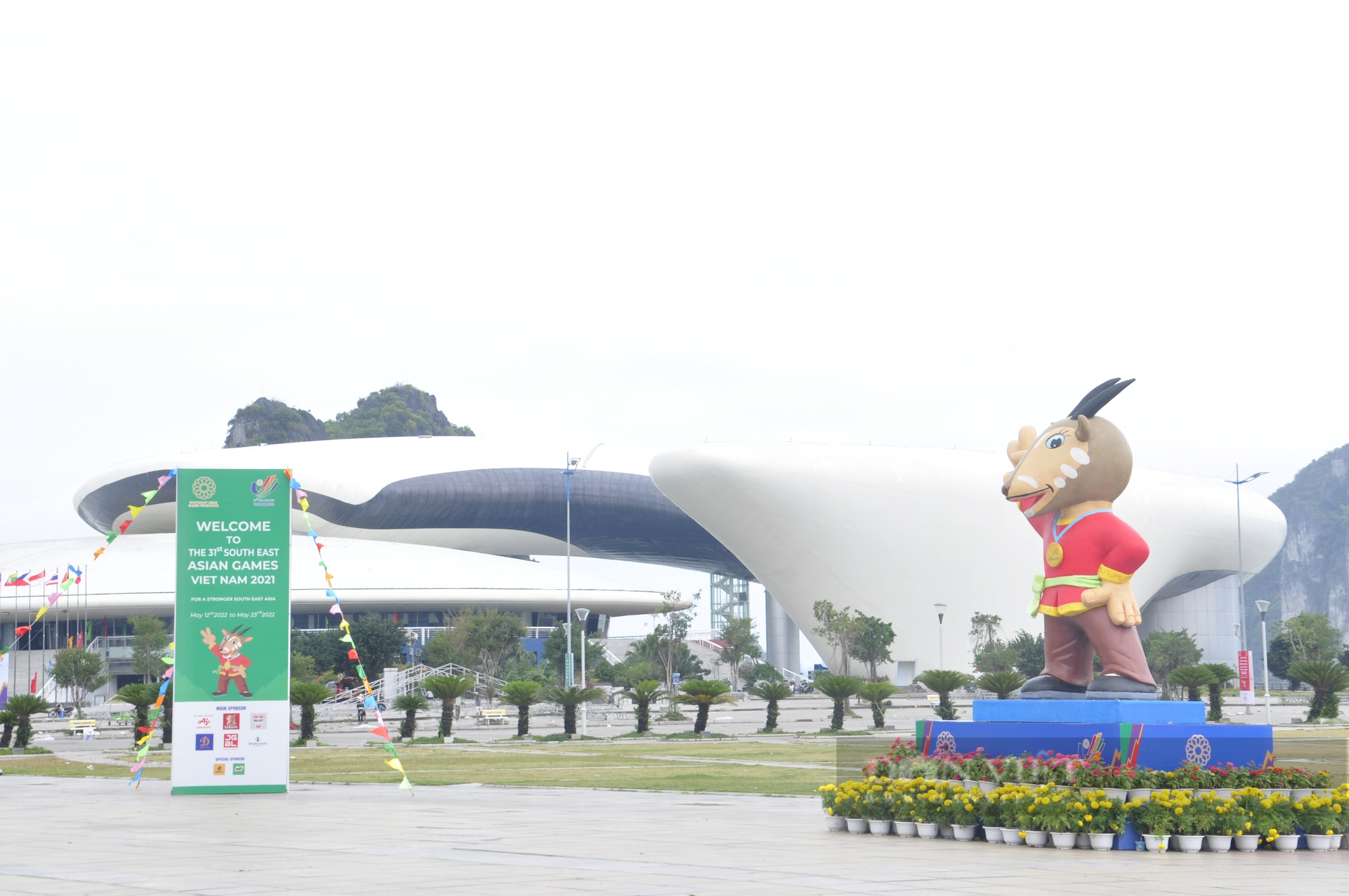 Những khâu cuối cùng trong công tác chuẩn bị địa điểm thi cờ vua tại SEA Games 31 - Ảnh 1.
