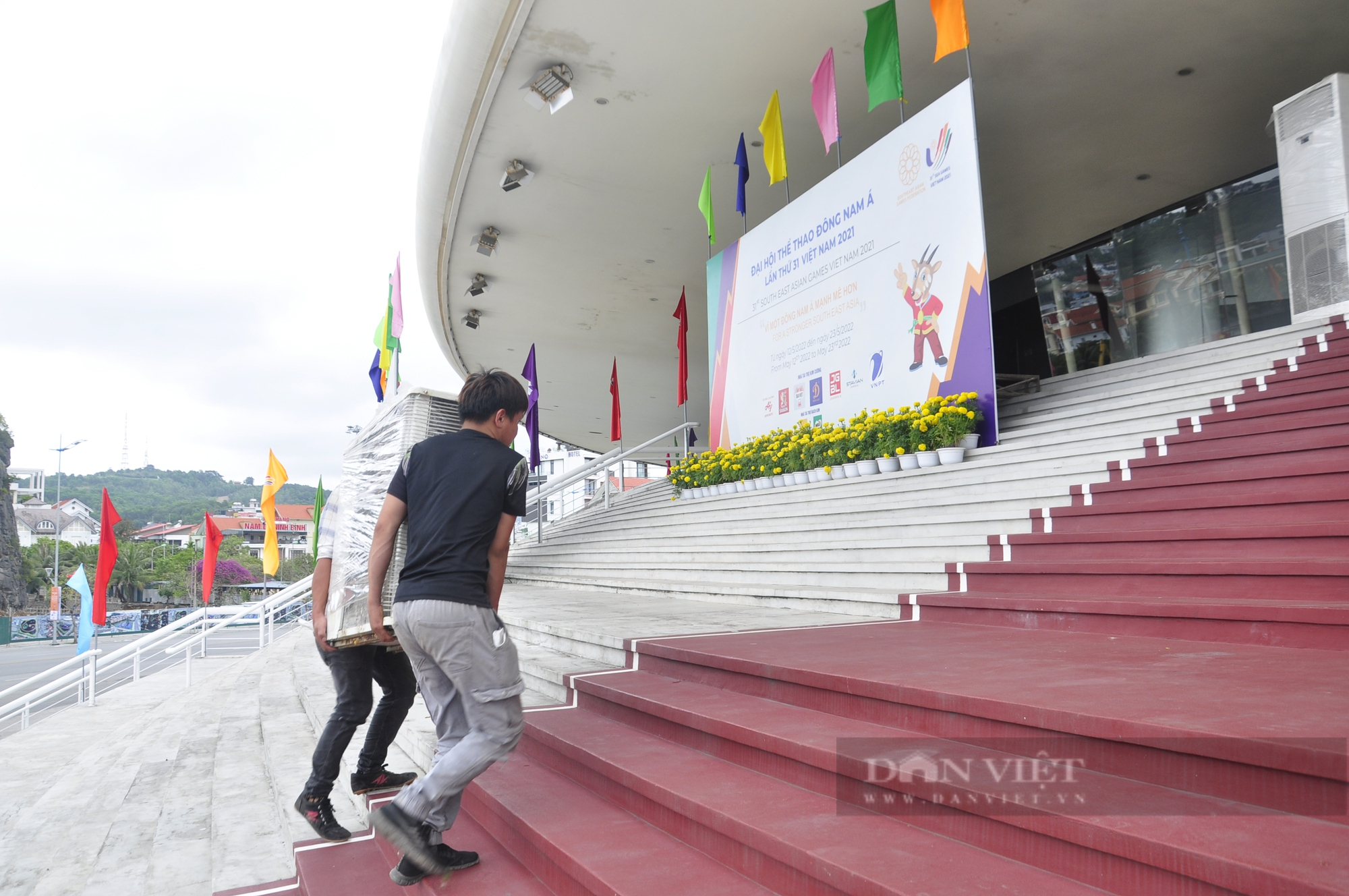 Những khâu cuối cùng trong công tác chuẩn bị địa điểm thi cờ vua tại SEA Games 31 - Ảnh 5.