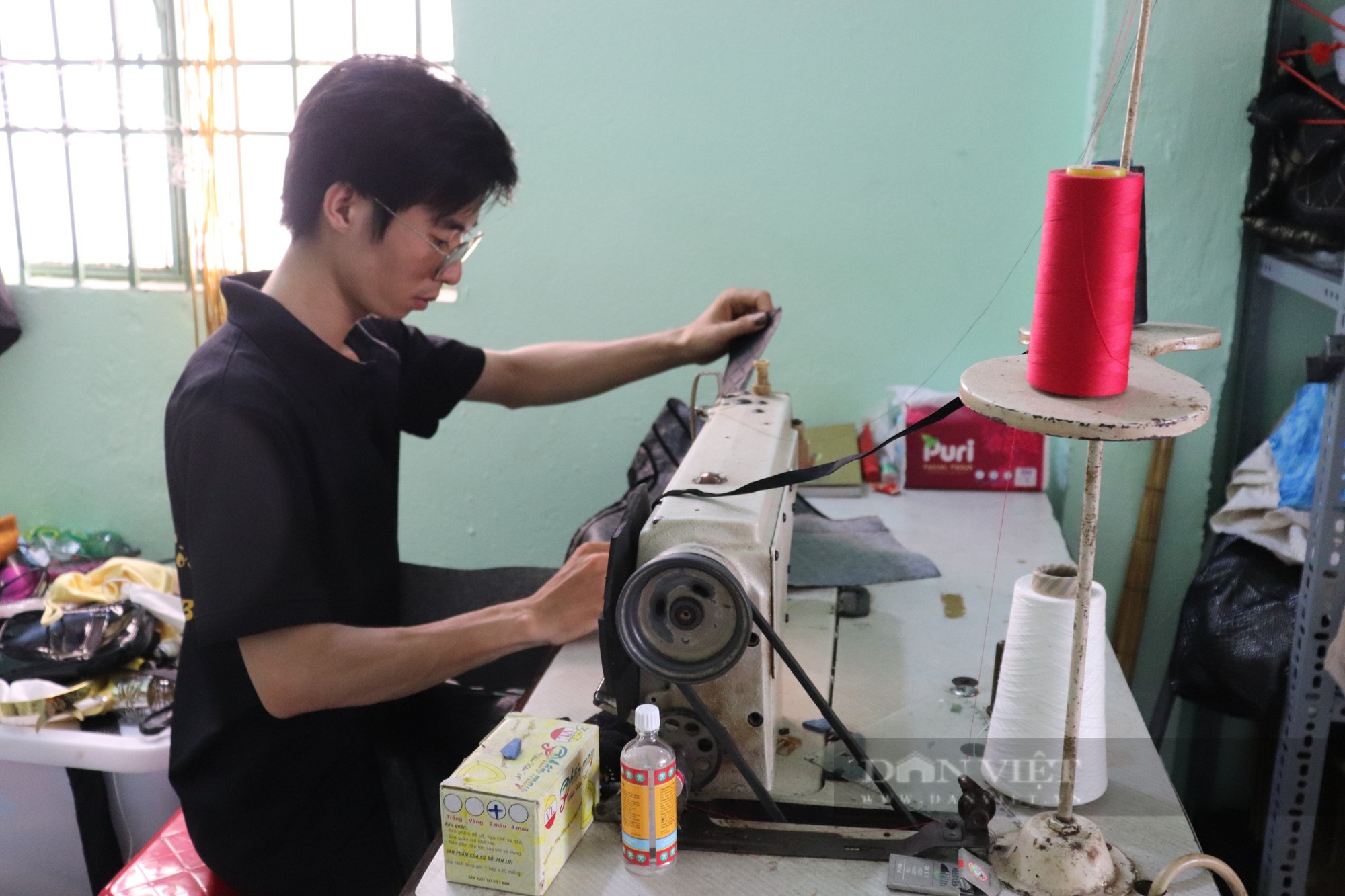 Chàng trai đam mê thiết kế cổ phục Việt: Sẽ tổ chức show diễn cổ phục từ thời Lạc Long Quân, Âu Cơ - Ảnh 1.