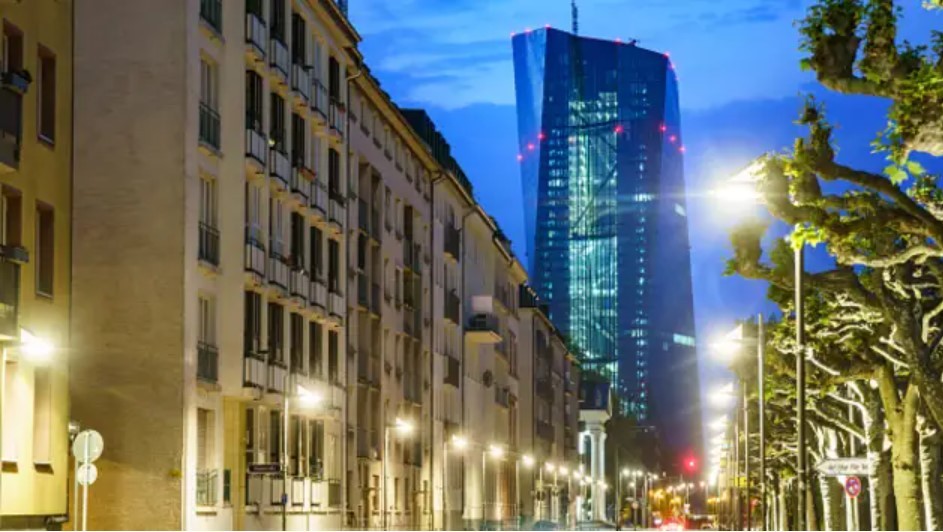 Sau FED đến ECB rục rịch tăng lãi suất, dự kiến sớm nhất vào tháng 7 - Ảnh 1.