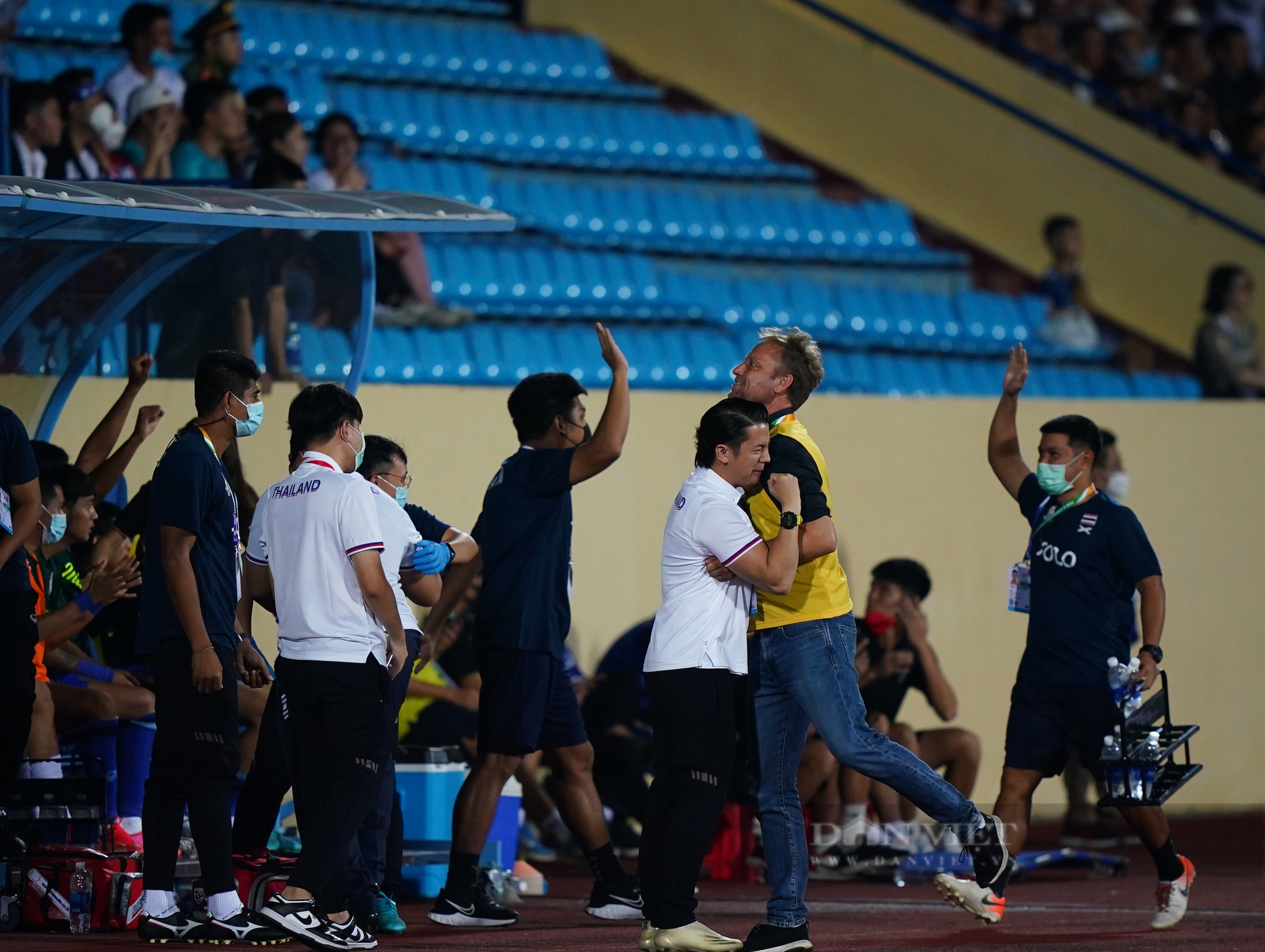 Thái Lan hạ Singapore 5-0 trên sân Thiên Trường - Ảnh 6.
