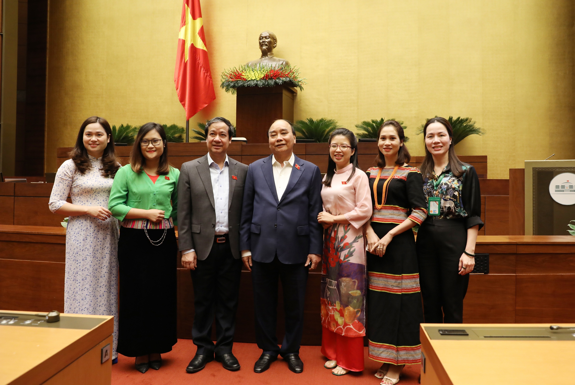 &quot;Cô giáo toàn cầu&quot; Hà Ánh Phượng và 2 vấn đề &quot;nóng&quot; về giáo dục tại Quốc hội - Ảnh 2.