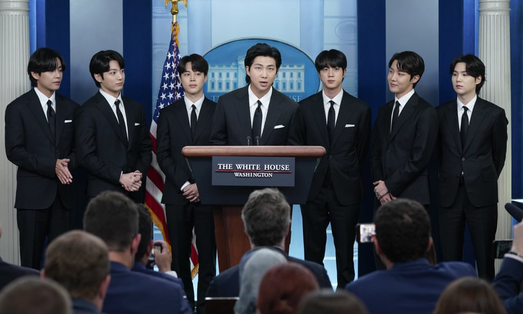 Cuộc trò chuyện giữa BTS và tổng thống Mỹ Joe Biden tại Nhà Trắng - Ảnh 2.
