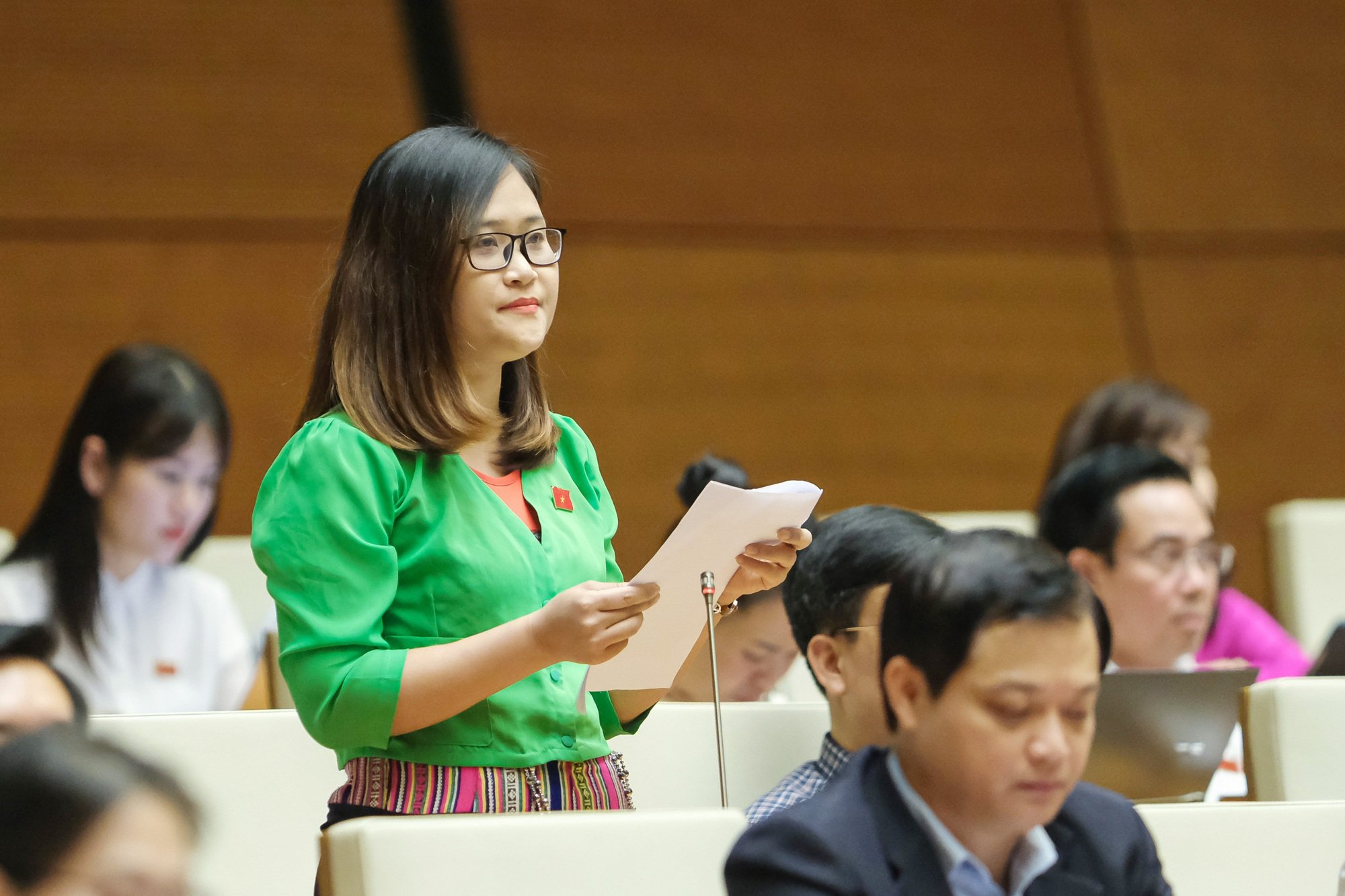 &quot;Cô giáo toàn cầu&quot; Hà Ánh Phượng và 2 vấn đề &quot;nóng&quot; về giáo dục tại Quốc hội - Ảnh 1.