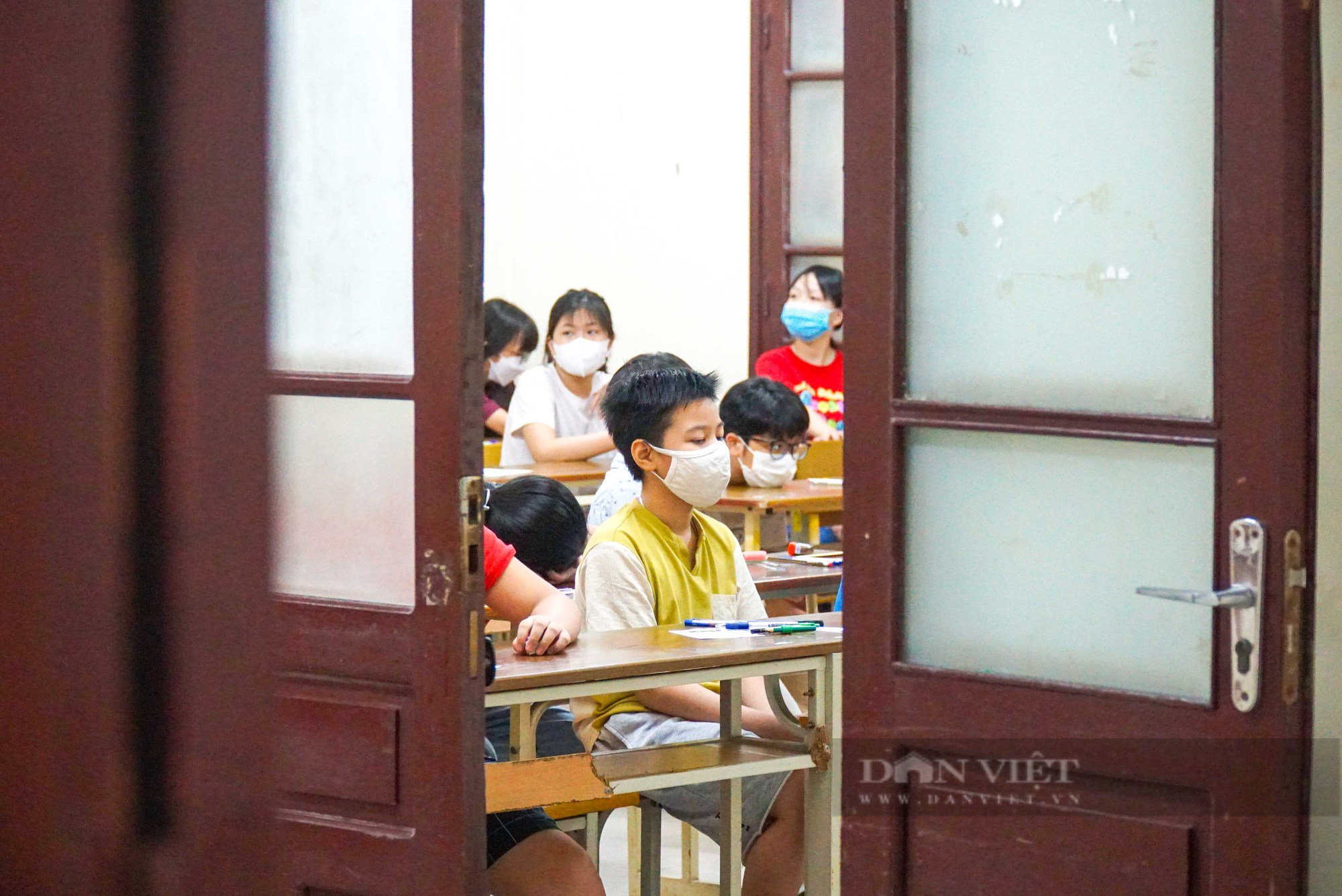 Phụ huynh dậy từ 5 rưỡi sáng để đưa con đi lên lớp 6 tại trường &quot;1 chọi 19&quot; - Ảnh 10.