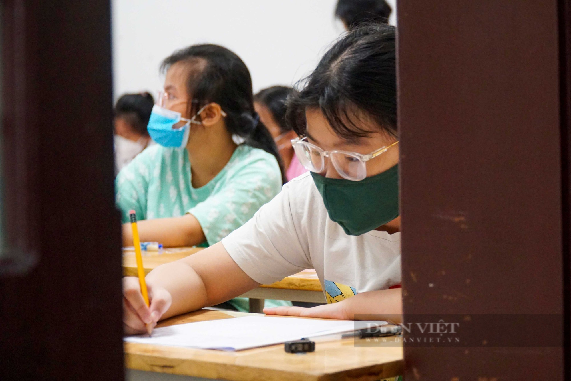Phụ huynh dậy từ 5 rưỡi sáng để đưa con đi lên lớp 6 tại trường &quot;1 chọi 19&quot; - Ảnh 7.