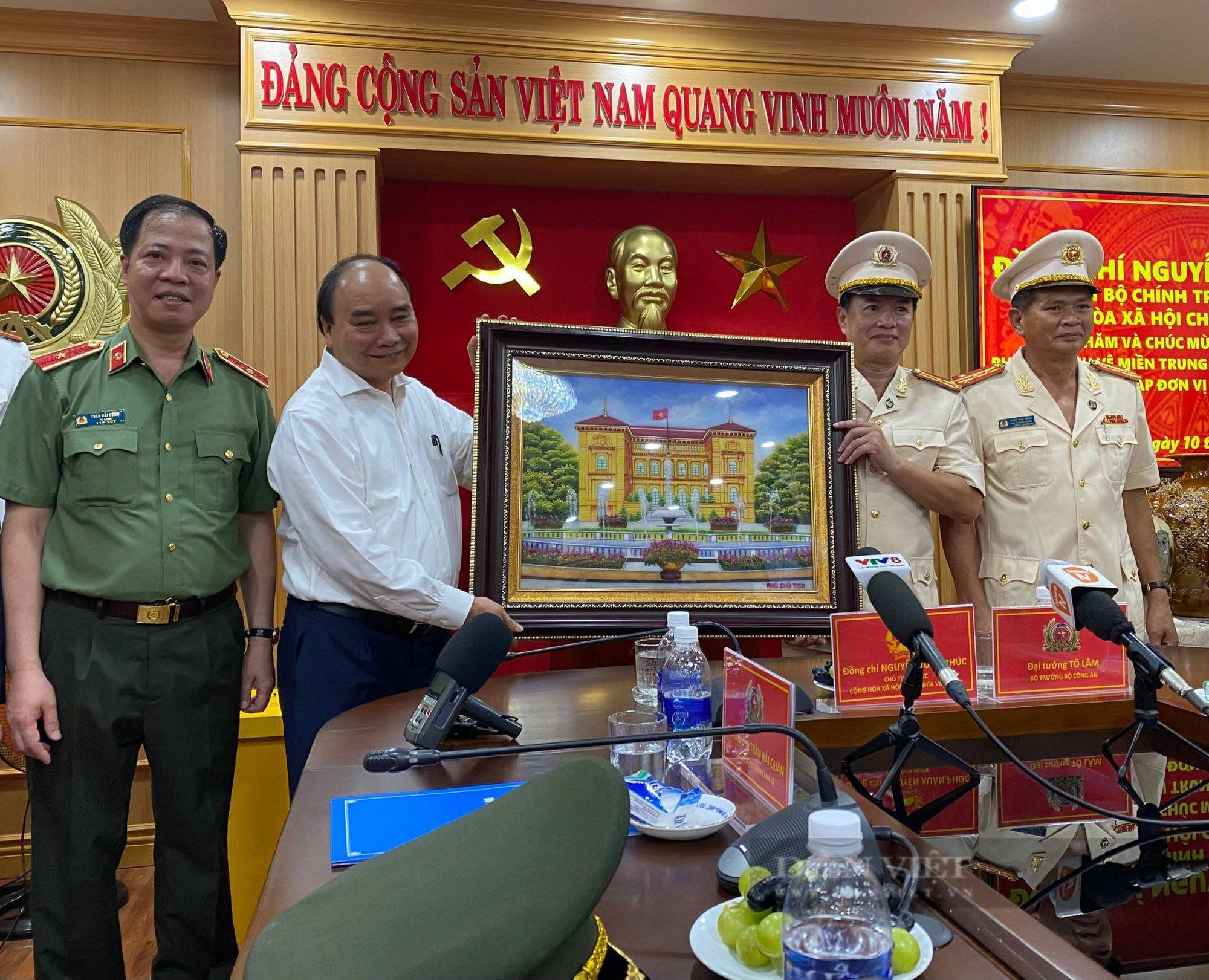 Chủ tịch nước thăm Phòng Cảnh vệ miền Trung  - Ảnh 3.