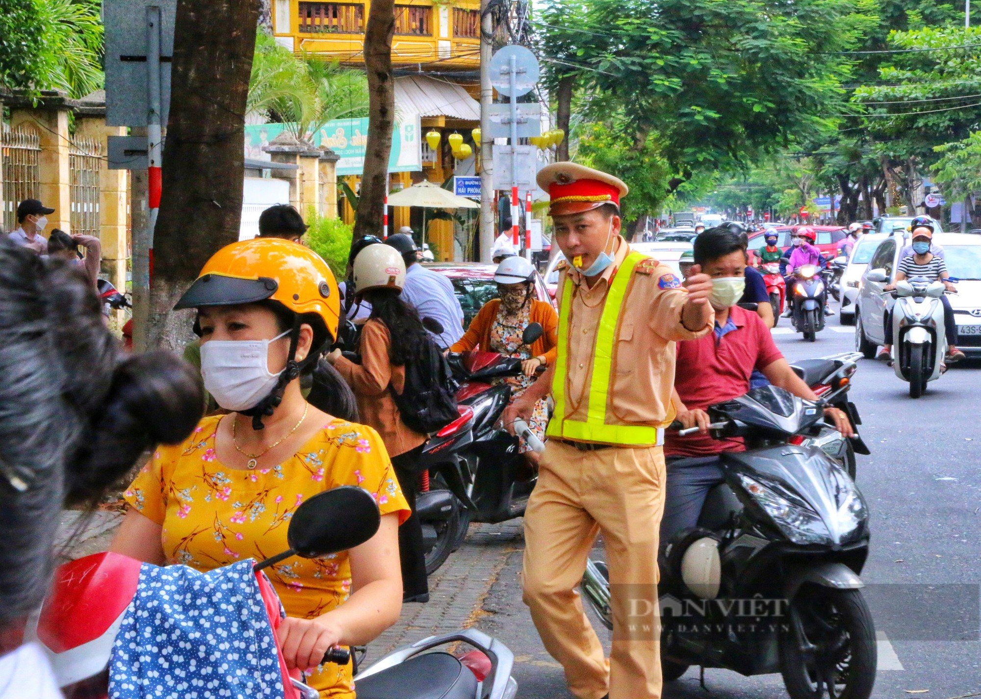 Tuyển sinh lớp 10 Đà Nẵng: Thí sinh ôn tập trước điểm thi, phụ huynh &quot;nín thở&quot; chờ kết quả - Ảnh 6.