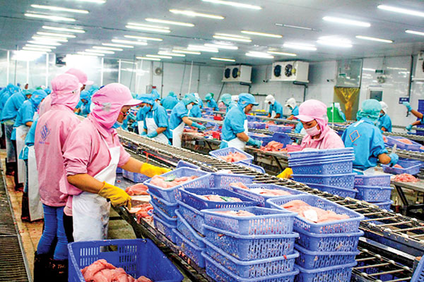 Kim ngạch xuất nhập khẩu đạt hơn 306 tỉ USD - Ảnh 1.