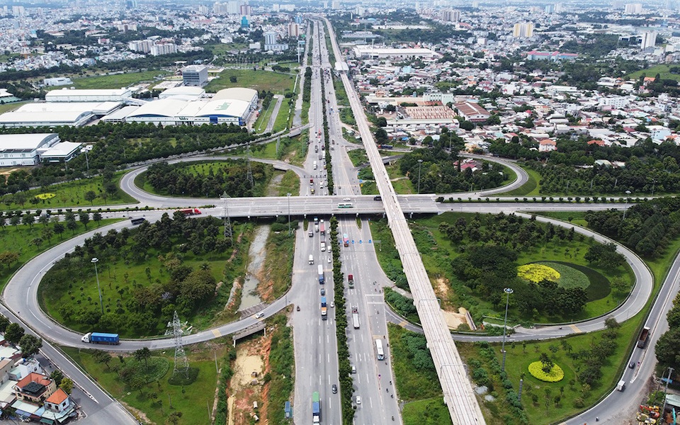 Chỉ định thầu đường Vành đai 3 TP.HCM, Vành đai 4 vùng Thủ đô lo ngại tình trạng &quot;xôi đỗ&quot;