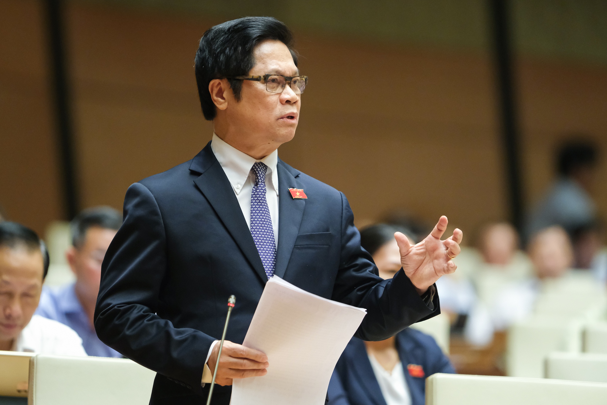 Đại biểu Vũ Tiến Lộc: Cần những &quot;con đường cao tốc&quot; trong tư duy chính sách và thủ tục hành chính - Ảnh 1.
