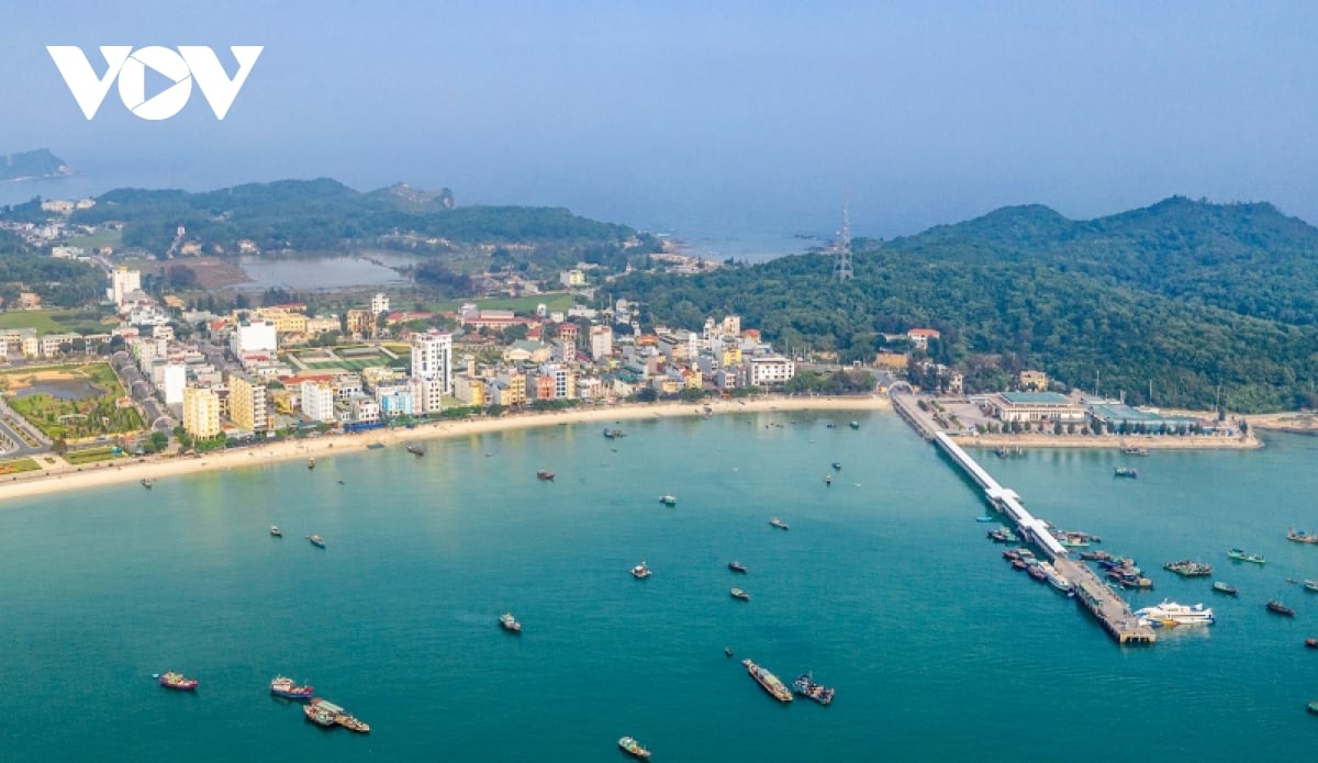 Cô Tô, “viên ngọc xanh” giữa biển trời Đông Bắc - Ảnh 2. Cô Tô, “viên ngọc xanh” giữa biển trời Đông Bắc - Ảnh 2.