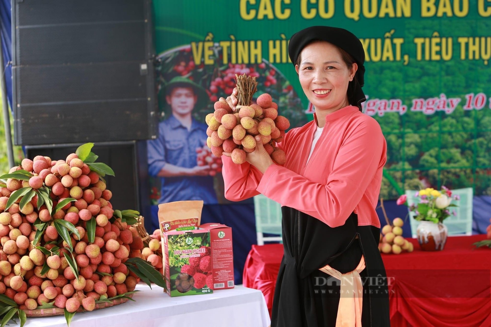 Vải thiều Bắc Giang mất 4-5 ngày &quot;vượt ải&quot; kiểm dịch khắt khe để sang thị trường Trung Quốc - Ảnh 3.