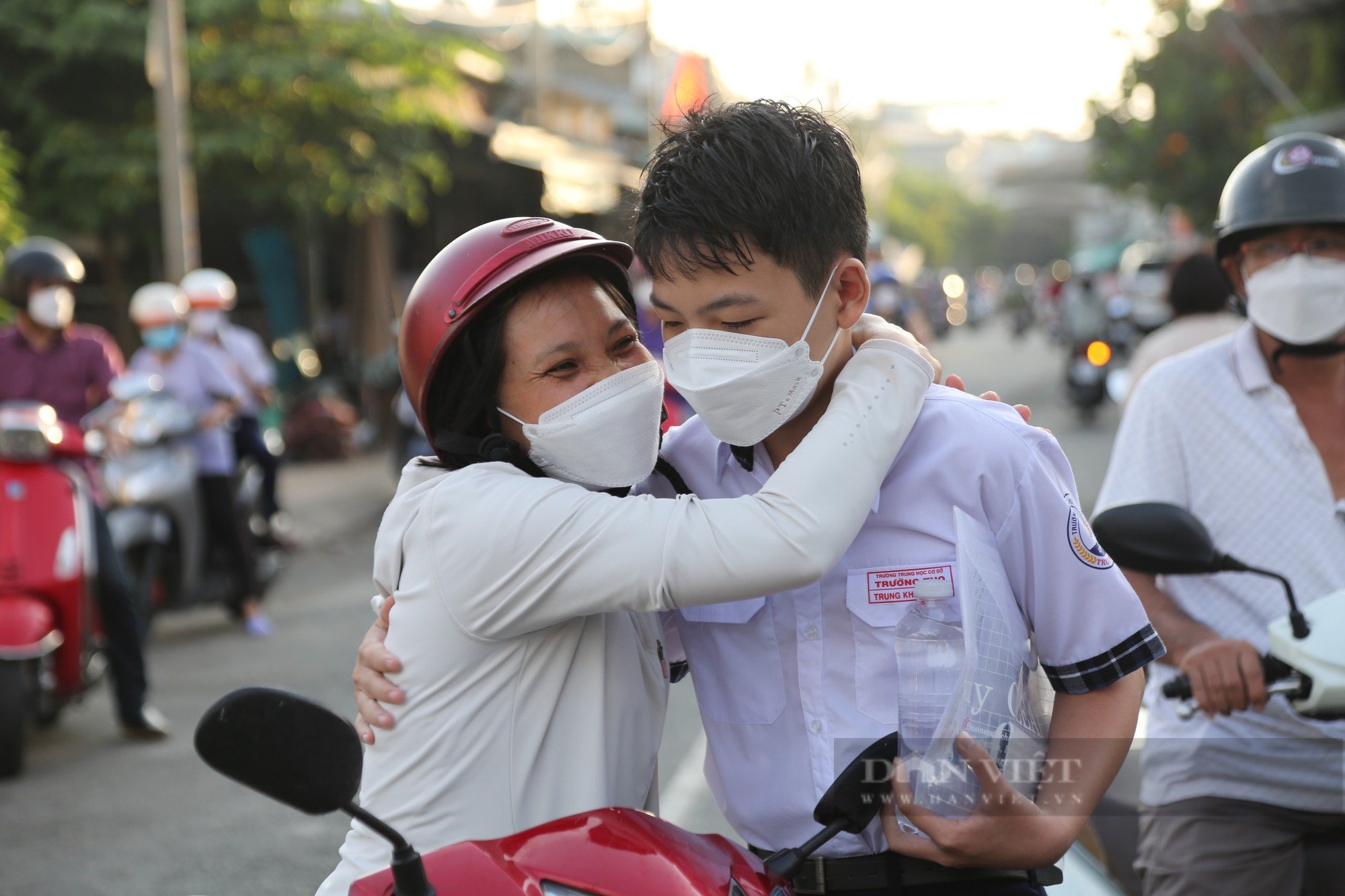 Hoàn thành tốt 2 môn thi đầu, thí sinh tự tin chinh phục đề thi Toán  - Ảnh 3.