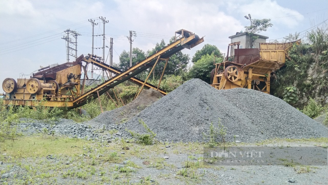 Hậu khai thác khoáng sản: Cận cảnh những &quot;hố nước tử thần&quot; treo lơ lửng trên núi, đe dọa người dân - Ảnh 10.
