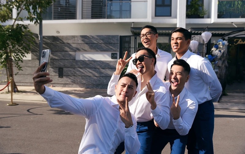 Minh Hằng xinh đẹp trong lễ ăn hỏi, dàn bê tráp hoành tráng loạt sao đình đám - Ảnh 7.