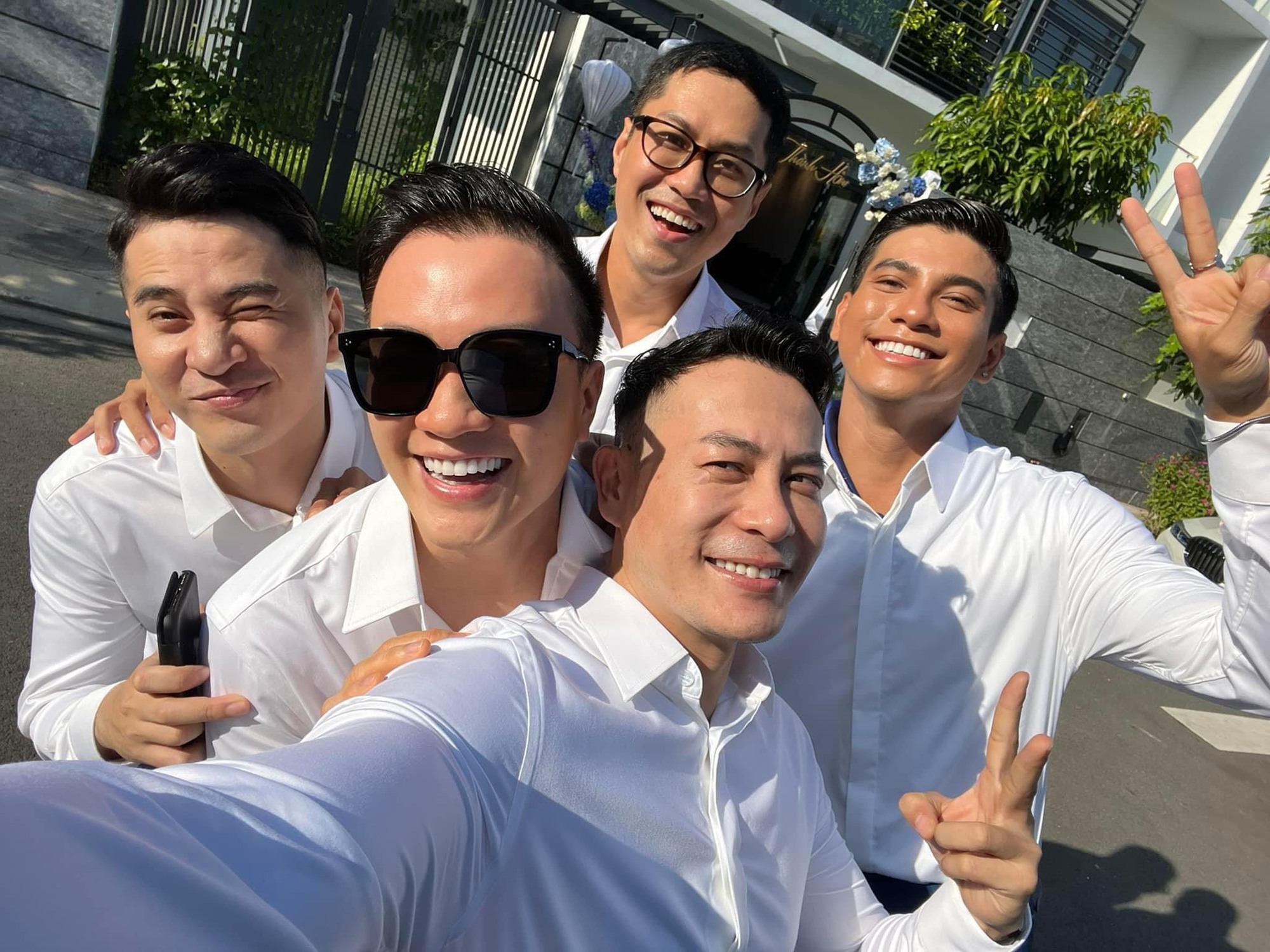 Minh Hằng xinh đẹp trong lễ ăn hỏi, dàn bê tráp hoành tráng loạt sao đình đám - Ảnh 6.
