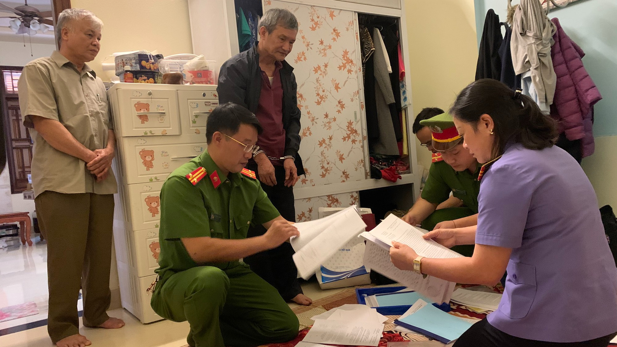 Sơn La: Khởi tố, bắt tạm giam nguyên Chủ tịch Công ty cổ phần dâu tằm tơ Mộc Châu - Ảnh 2. Sơn La: Khởi tố, bắt tạm giam nguyên Chủ tịch Công ty cổ phần dâu tằm tơ Mộc Châu - Ảnh 2.