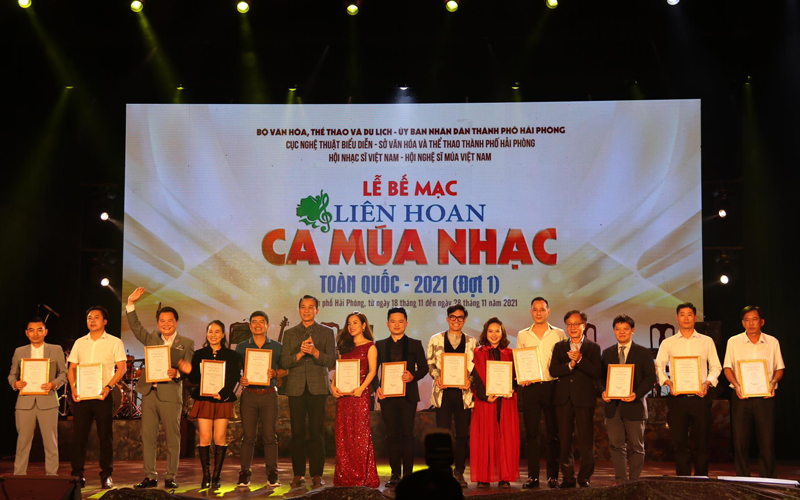  Liên hoan Ca Múa Nhạc toàn quốc 2021 (đợt 2) tổ chức ở Đắk Lắk, giấu kín tên tuổi ban giám khảo  - Ảnh 1.
