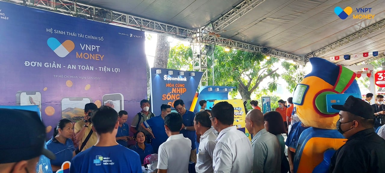 VNPT Money: Khuấy động Phiên chợ Không tiền mặt 2022 dành cho công nhân với chùm ưu đãi khủng - Ảnh 1.