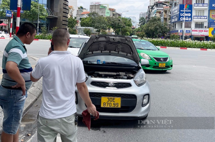 Xăng tăng giá ảnh hưởng đến cuộc sống, thu nhập của nhiều người. Ảnh: Gia Khiêm (bài 1) - Ảnh 4.