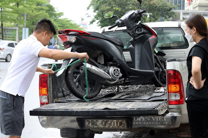 Chủ xe tiếc “đứt ruột” vì phải chi cả chục triệu đồng để sửa xe sau trận mưa ngập ở Hà Nội - Ảnh 12.