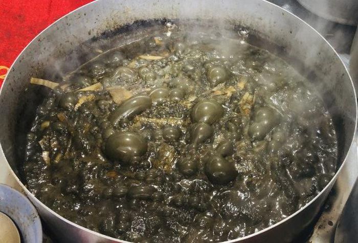Gia Lai: Đặc sản &quot;bún cua thối&quot; - nghe tên đã thấy bốc mùi mà một khi đã thử thì thương nhớ không lối thoát - Ảnh 2.