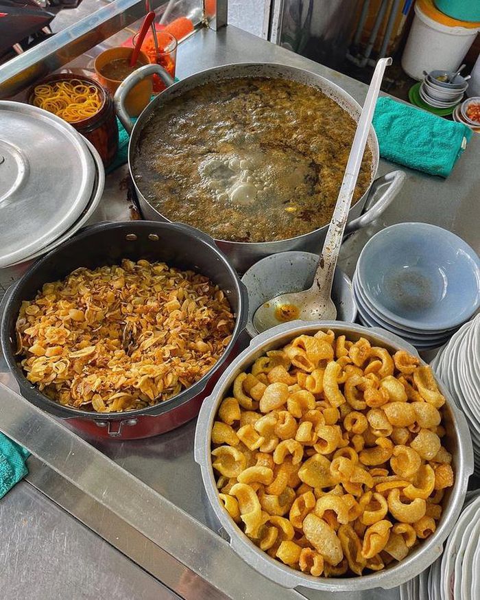 Gia Lai: Đặc sản &quot;bún cua thối&quot; - nghe tên đã thấy bốc mùi mà một khi đã thử thì thương nhớ không lối thoát - Ảnh 3.