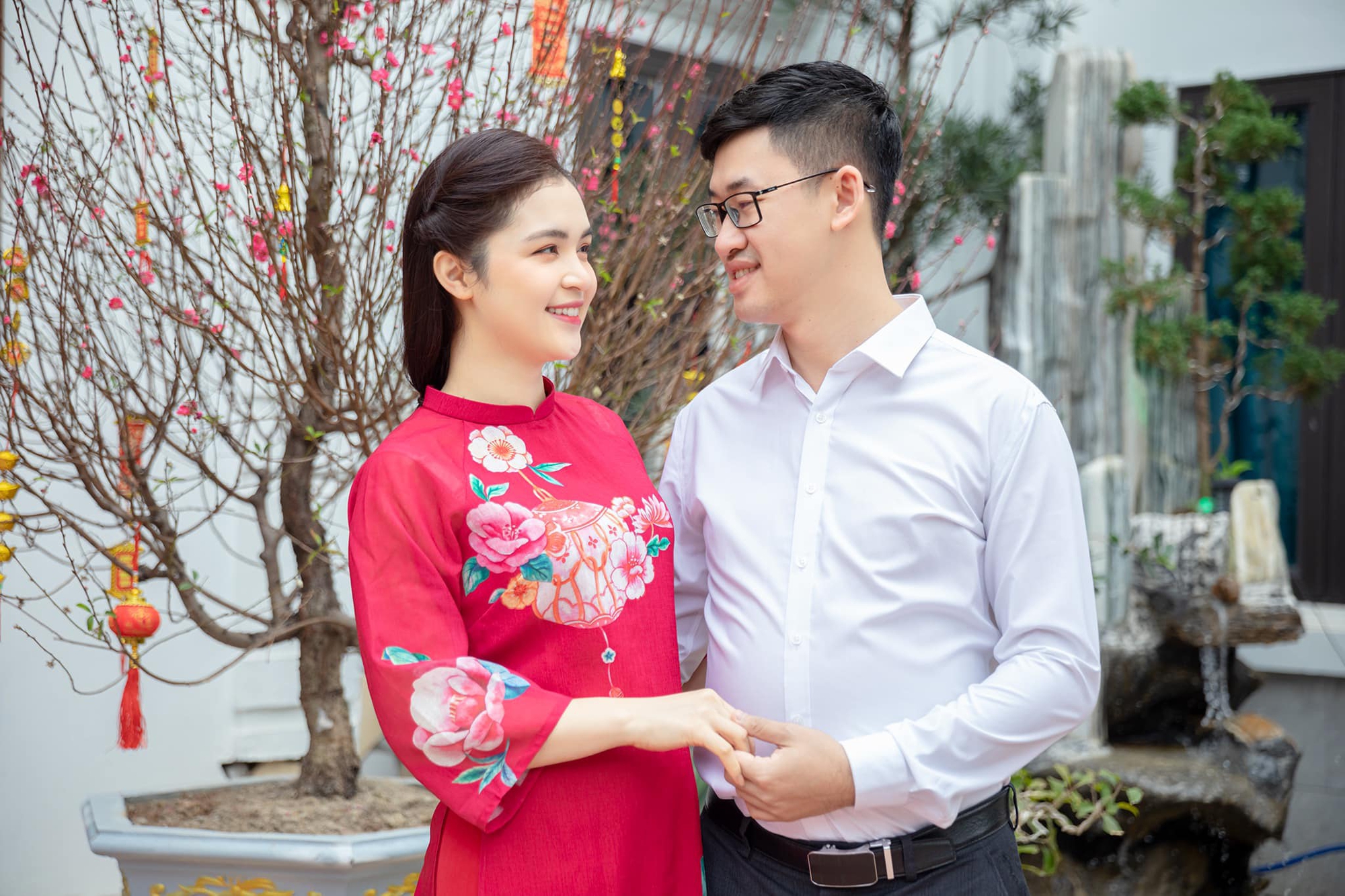 Điều ít biết về chị gái Hòa Minzy, từng là chị Kính Hồng, hôn nhân viên mãn hạnh phúc - Ảnh 5.