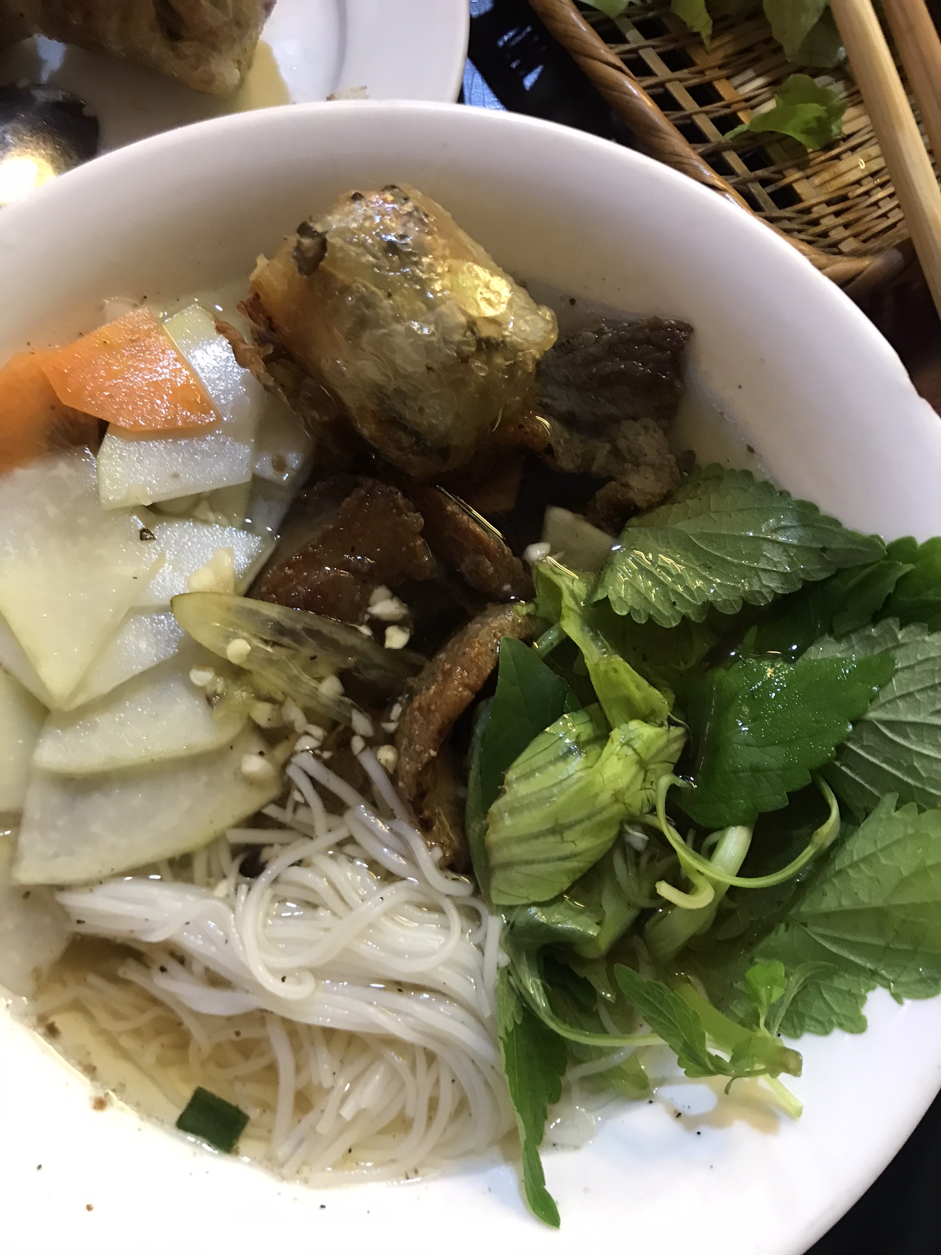 Quán bún chả chuẩn vị Hà Nội trong biệt thự cổ giữa lòng Sài Gòn - Ảnh 6.
