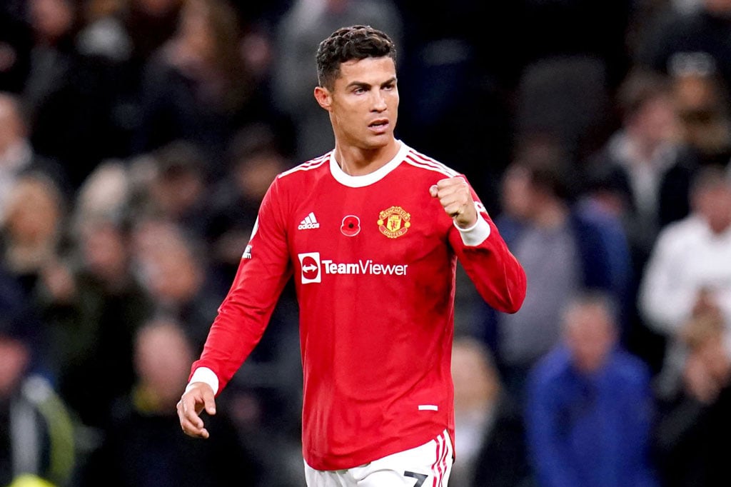 Top 10 cầu thủ ghi nhiều bàn thắng nhất trong lịch sử: CR7 “vô đối” - Ảnh 1.