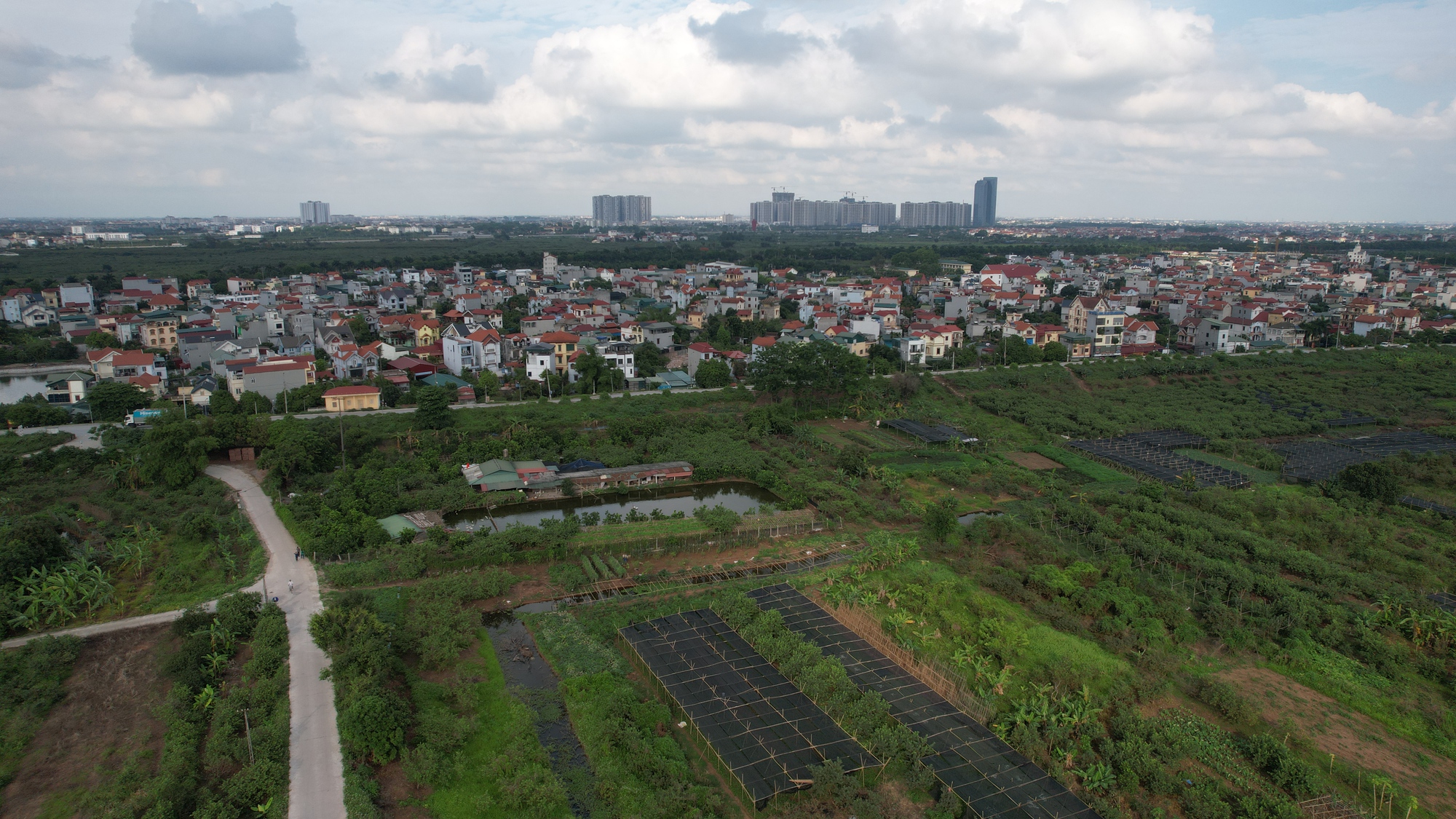 Không phải lô đất nào cũng sẽ tăng giá khi có đường vành đai 4 đi qua (Ảnh: TN)