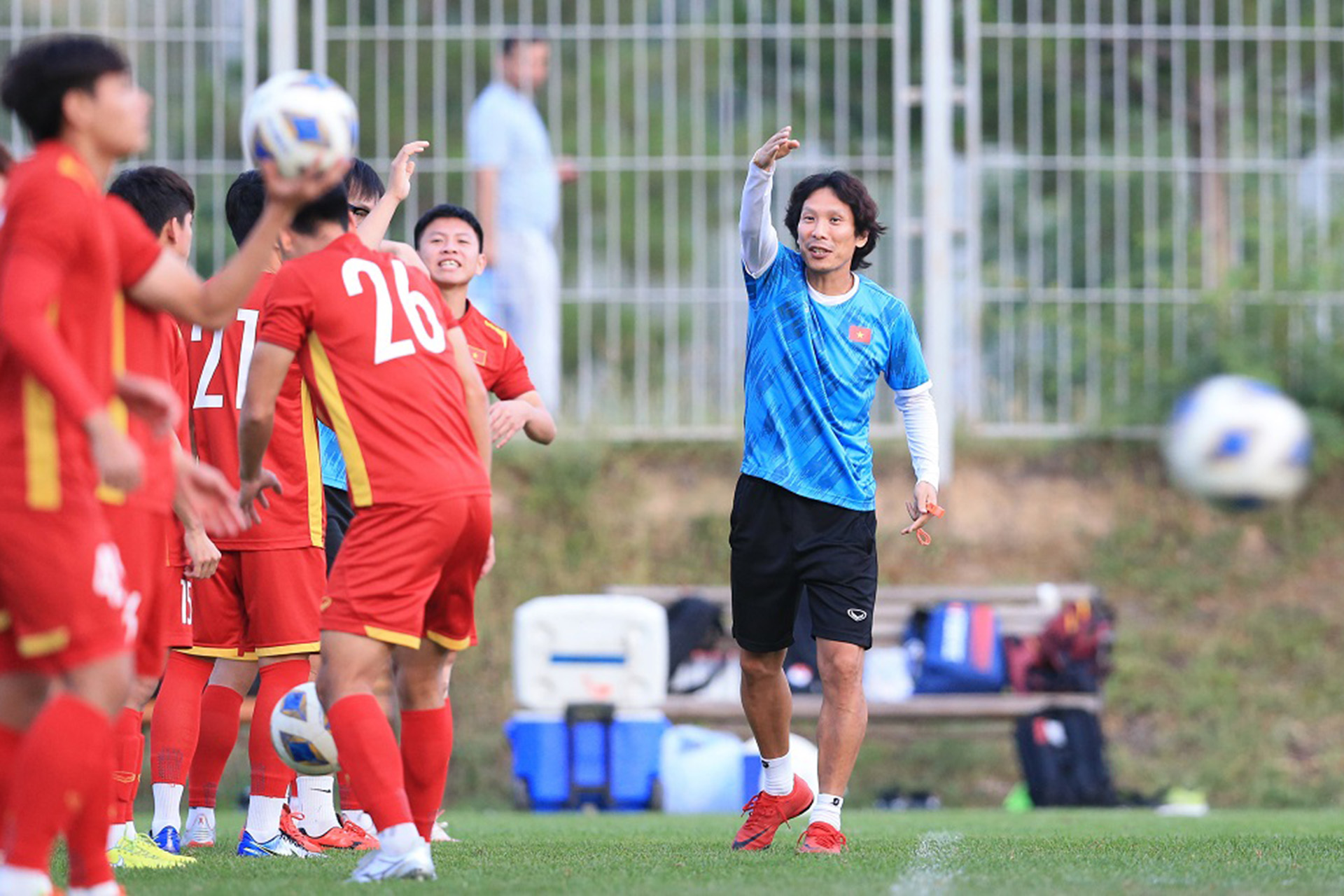 Tin sáng (17/6): Bàn chuyện hợp đồng, HLV Gong Oh-kyun bất ngờ nhắc tới thầy Park - Ảnh 1.