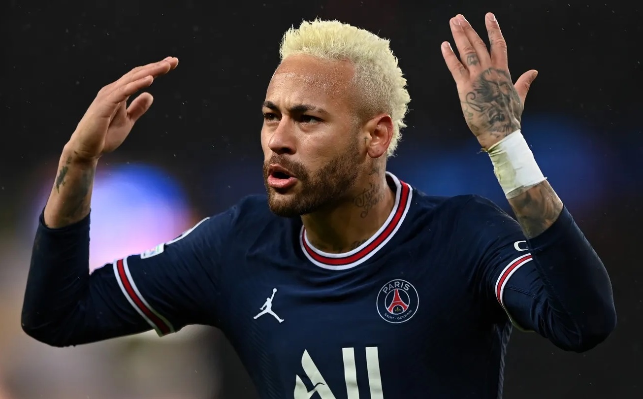 Ngôi sao bóng đá kiếm tiền giỏi nhất: Messi cho Ronaldo, Neymar “về nhì” - Ảnh 3.