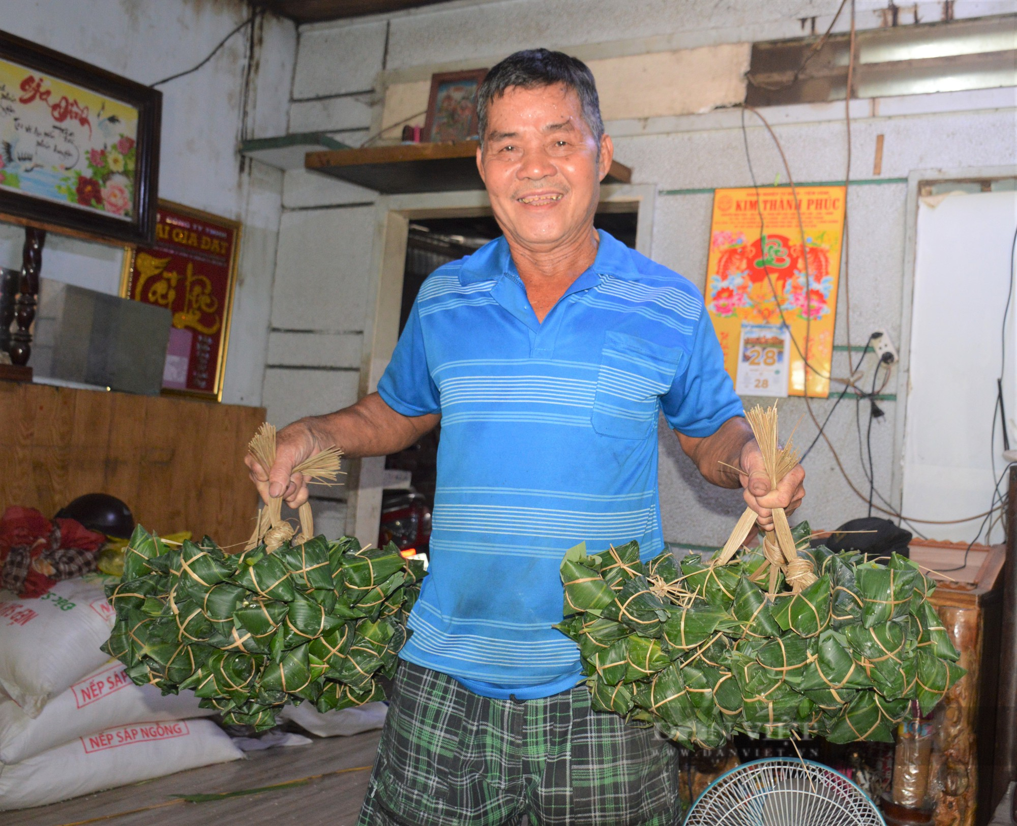Thoăn thoắt gói bánh ú lá tre dịp Tết Đoan ngọ, 13 giây đã xong một cái - Ảnh 11.