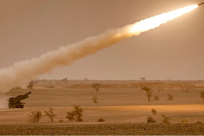 HIMARS - Hệ thống tên lửa tiên tiến mà Mỹ gửi cho Ukraine có gì đặc biệt? - Ảnh 1.