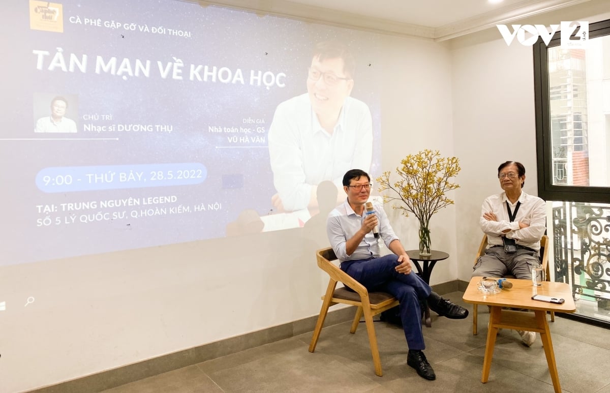 Tiến sĩ là một nghề chứ không phải chặng cuối của đi học ra làm quan - Ảnh 1.